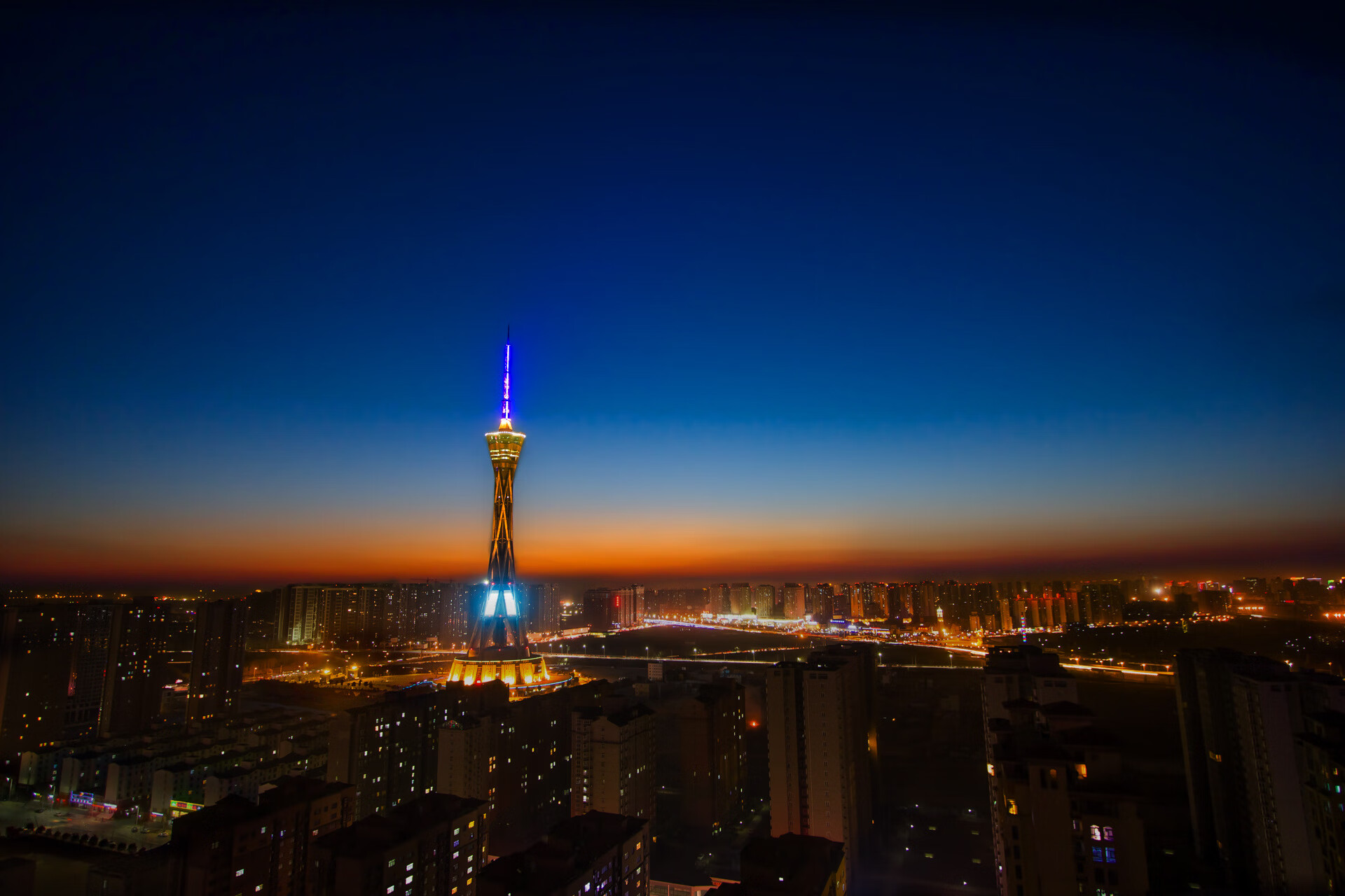 少儿篮球训练营，培养未来篮球天才，少儿篮球培训前景怎样