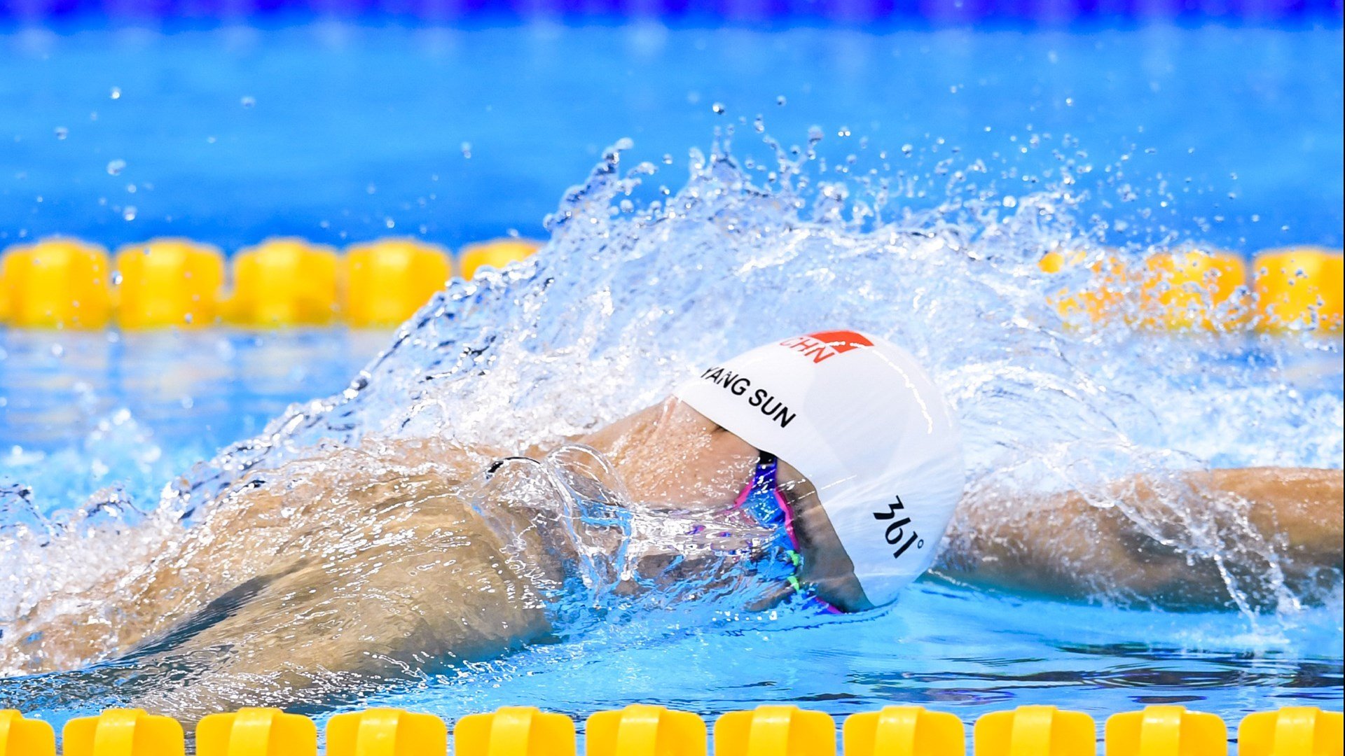 熊猫体育app下载-南非女子水球进攻多点开花，南非女子游泳运动员