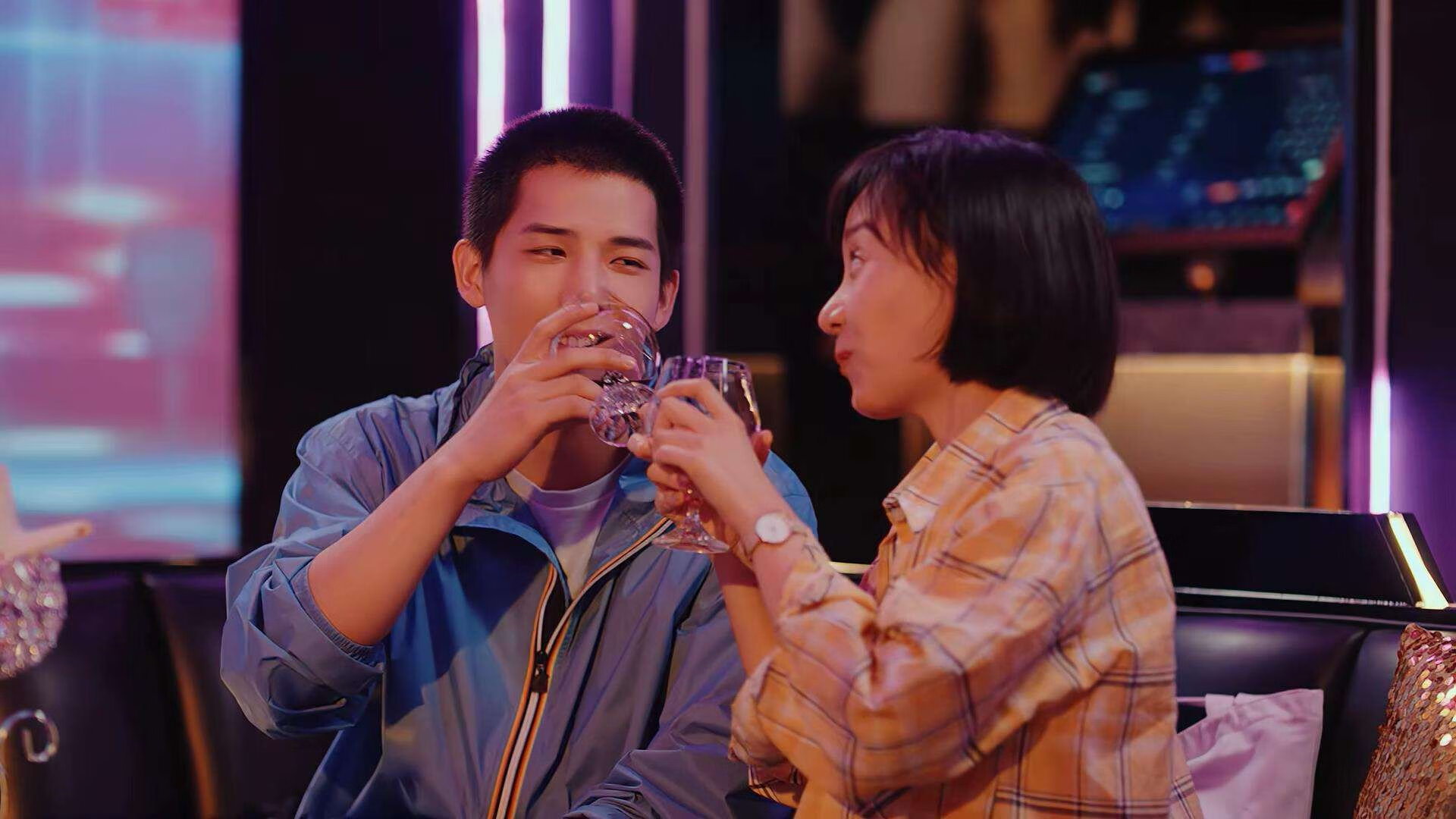 职业联赛转播权创历史新高，职业联赛转会策略问题